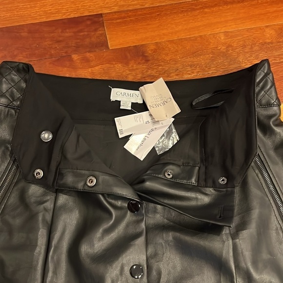 ⭐️ New Carmen Marc Valvo Faux Leather Skirt Size 12 - Picture 3 of 6